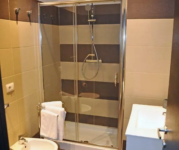 Dea בית הארחה 2*